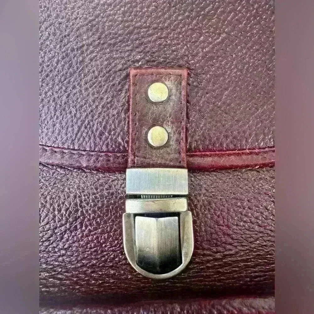 Vintage‎ Leather crossbody or shoulder purse